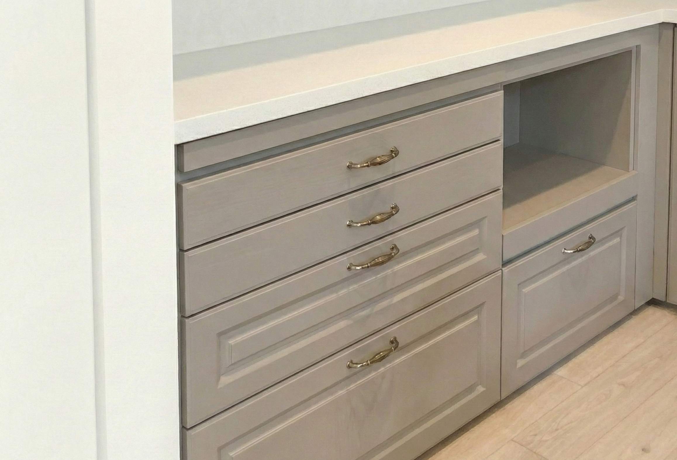 Cupboard with raised doors (Wise original frame design doors) and a 3-minute gloss urethane paint finish