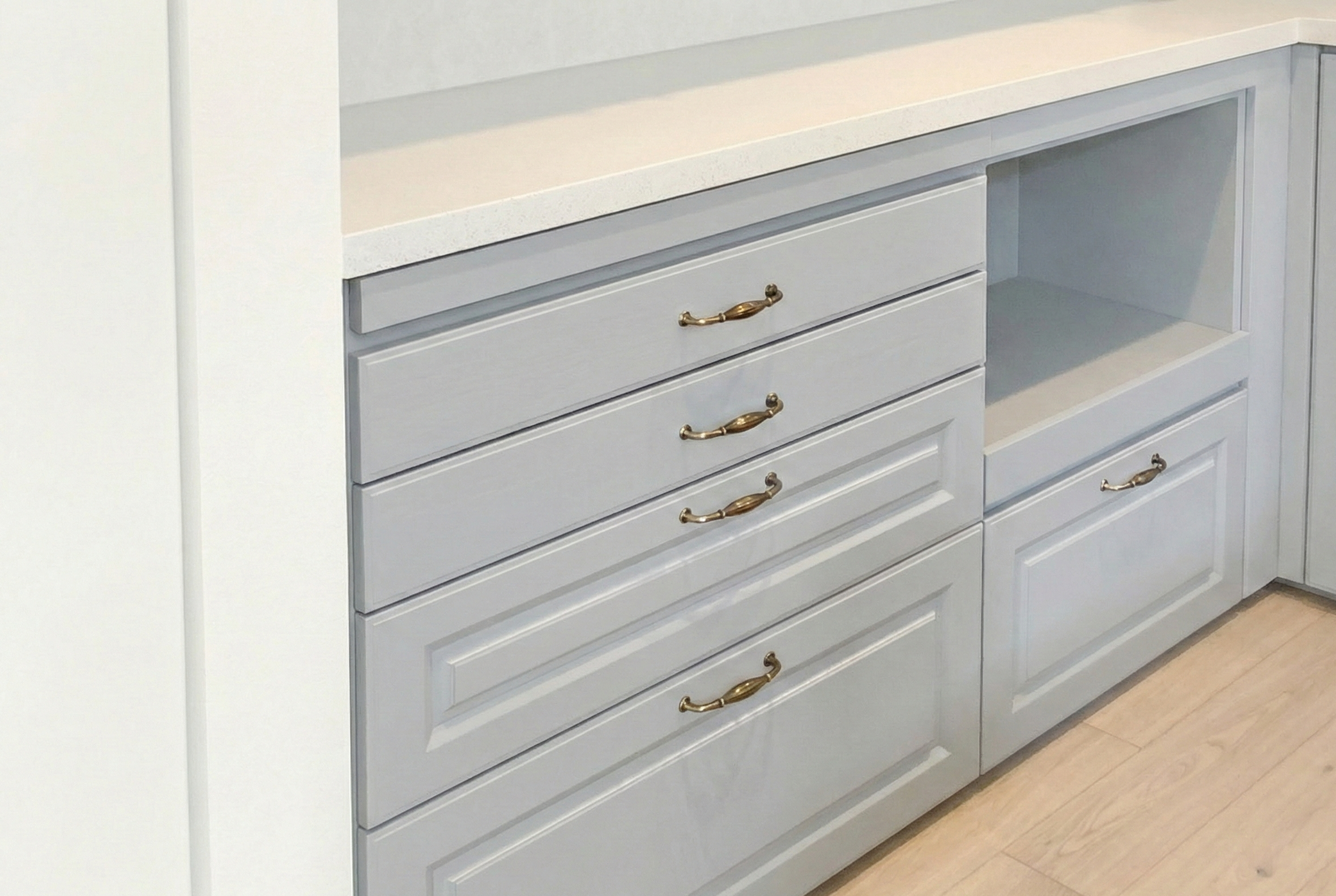 Cupboard with raised doors (Wise original frame design doors) and a 3-minute gloss urethane paint finish